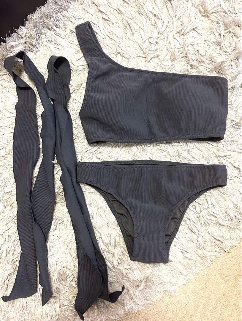 最終値下げ！ETRÉ ダークグレー セパレート水着