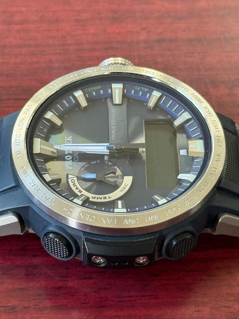 CASIO　PRO TREK デジタル腕時計 5578