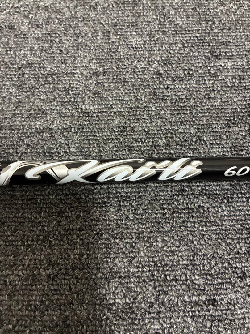 （希少）カイリ ホワイト　60R テーラーメイドスリーブ付　ドライバー用