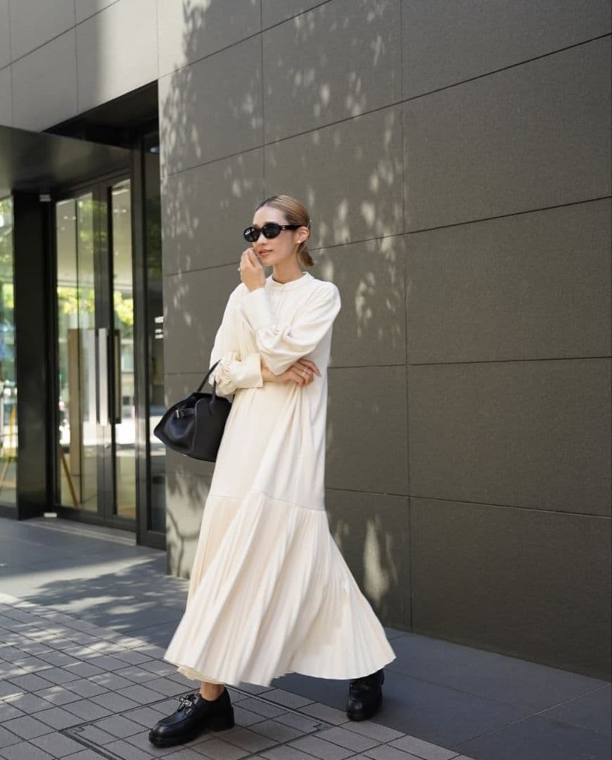 【新品】完売品 ELLIE ボトムプリーツワンピース アイボリー 長袖 タグ付き