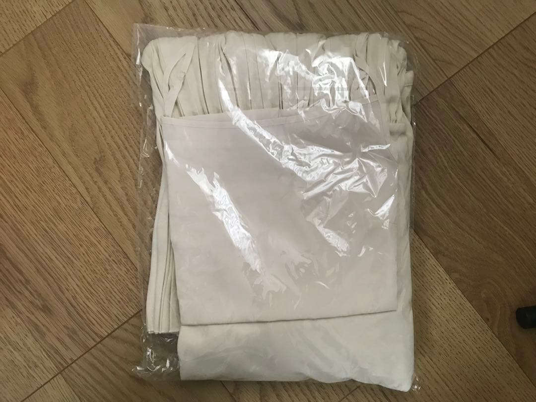 【新品】完売品 ELLIE ボトムプリーツワンピース アイボリー 長袖 タグ付き