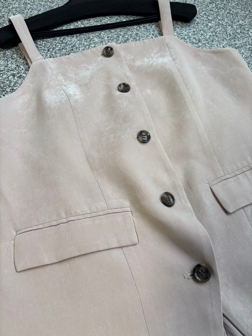 【2025年購入】グレースコンチネンタル　クラッシュサテンキャミトップス