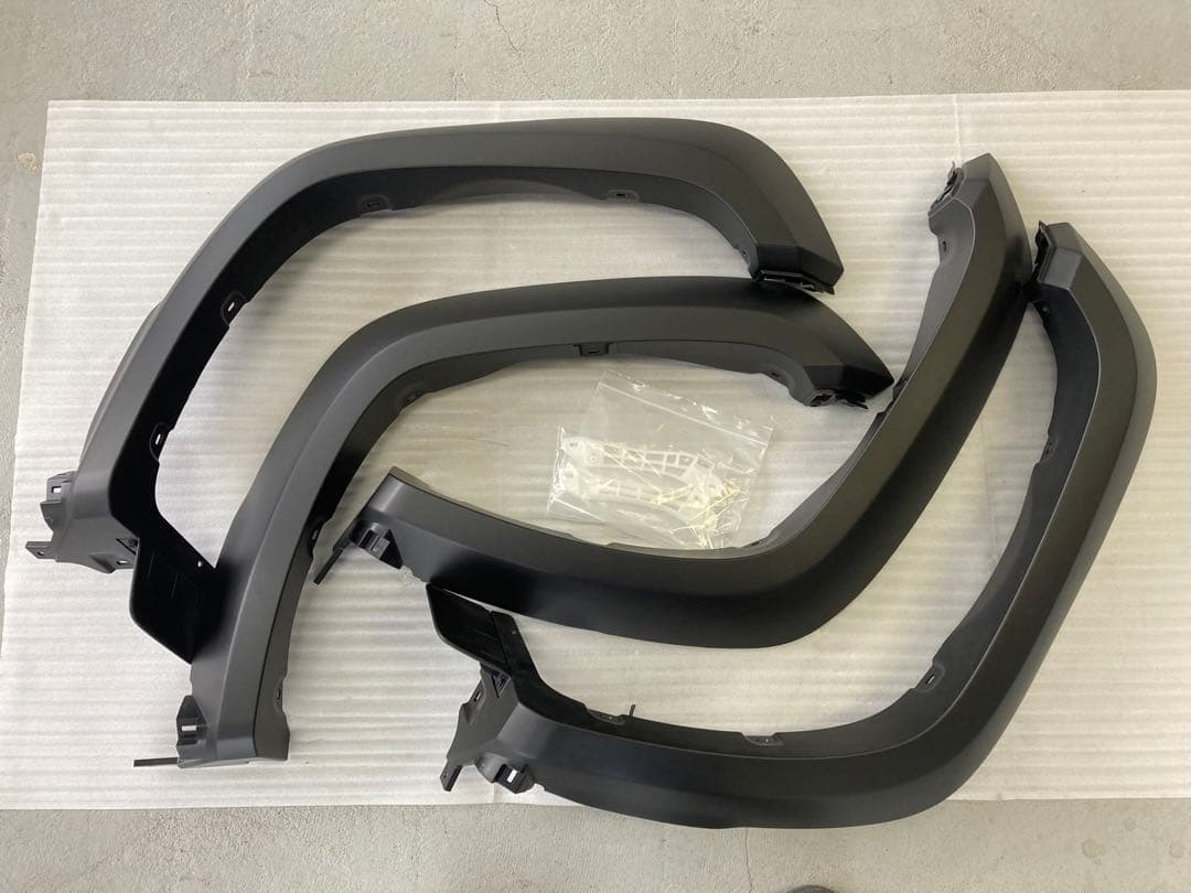 ジムニーシエラJB74純正フェンダー 4枚セット