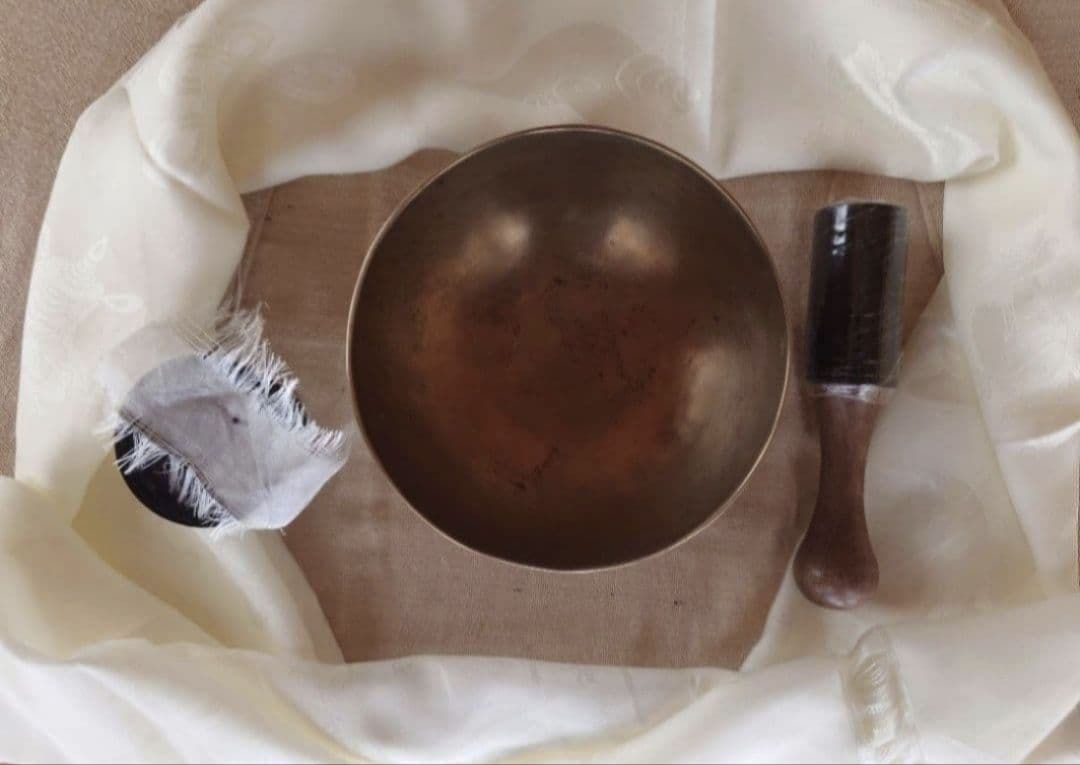 【本日限定価格】本物のシンギングボウルが欲しい方に　薄型　手打ち　チベット　密教