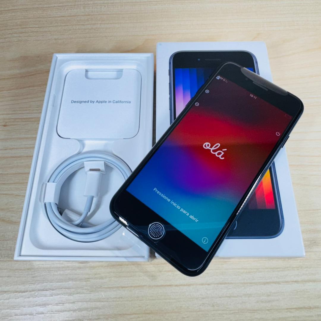 P76 新品 SIMフリー iPhoneSE 第3世代 64GB おまけ付き