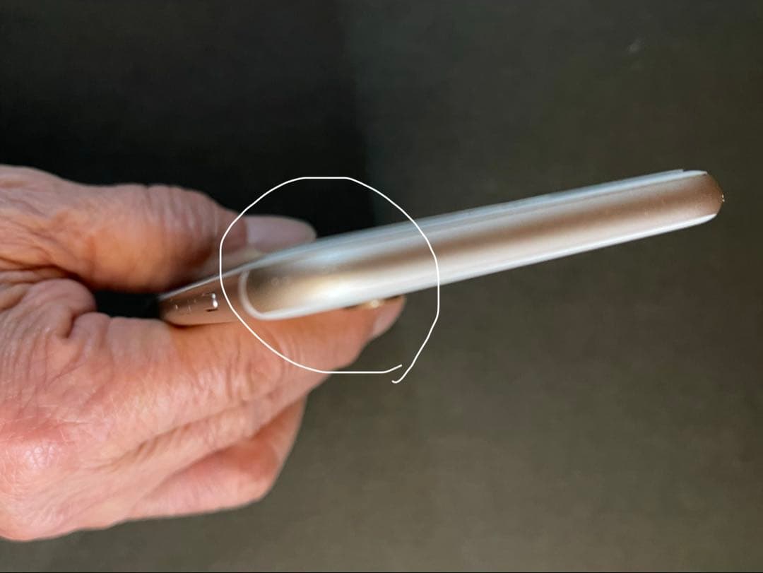 Apple iPhone 6s ゴールド