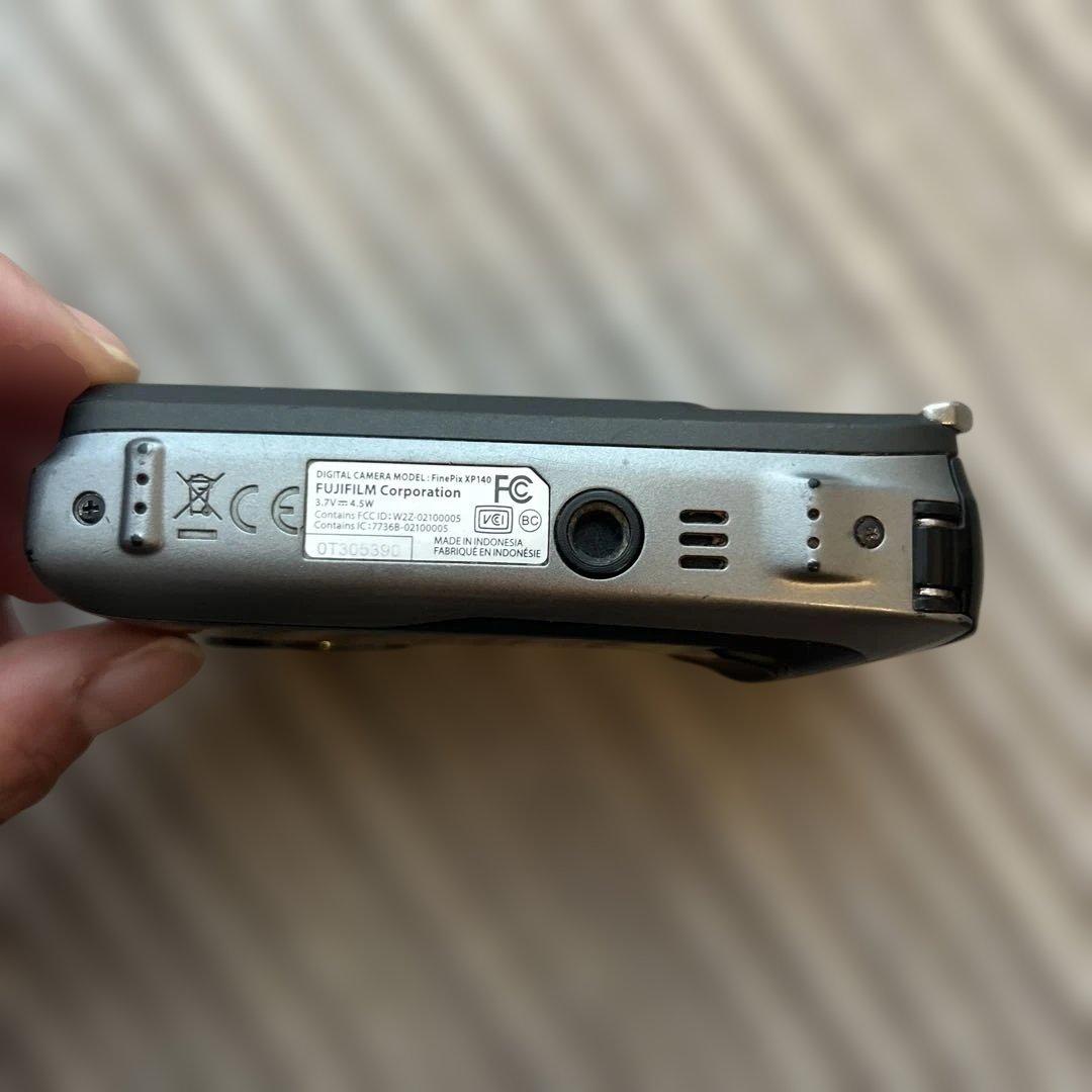 【ジャンク】デジカメ　FUJIFILM　FinePix　XP140