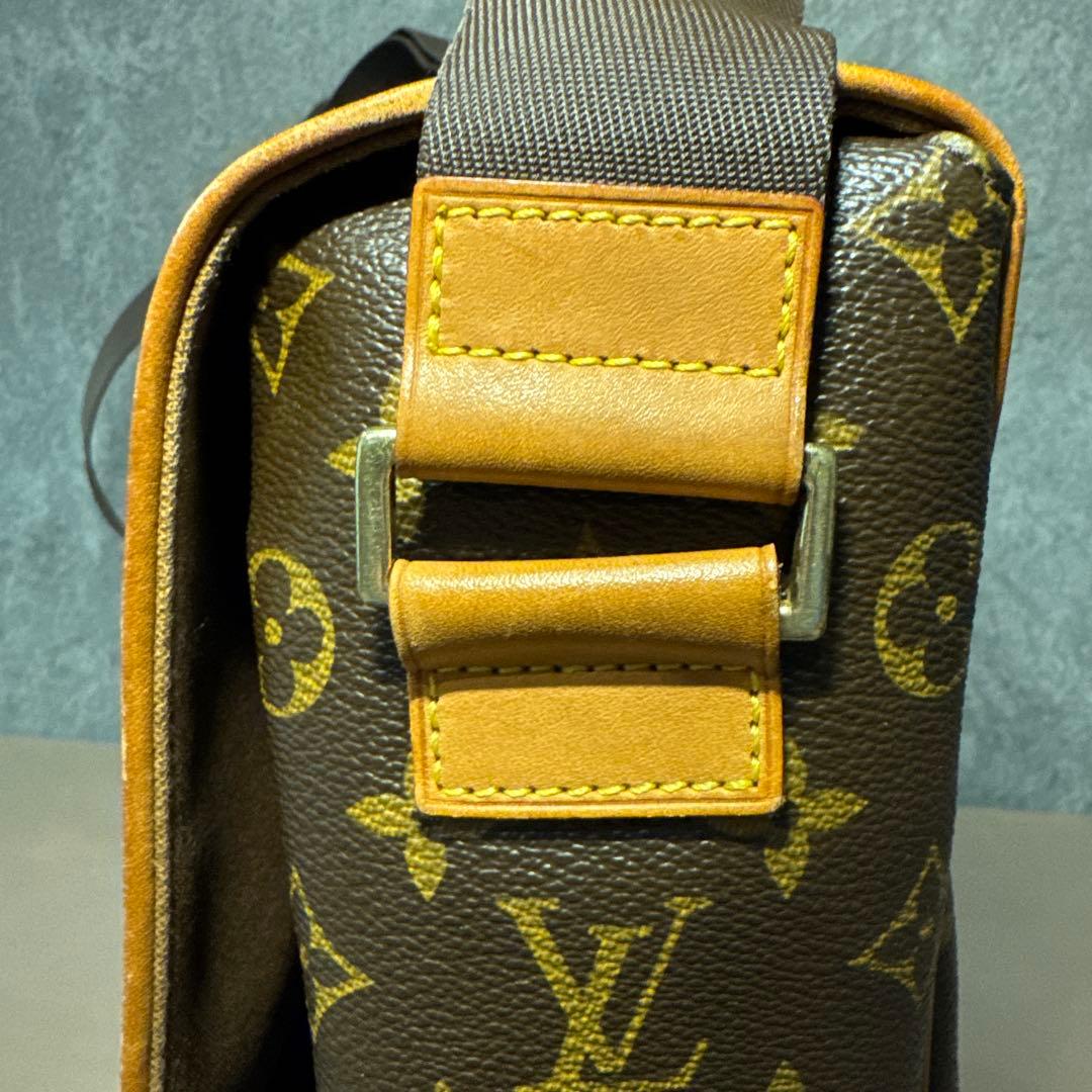 LOUIS VUITTON ルイヴィトン モノグラム アベス ショルダーバッグ