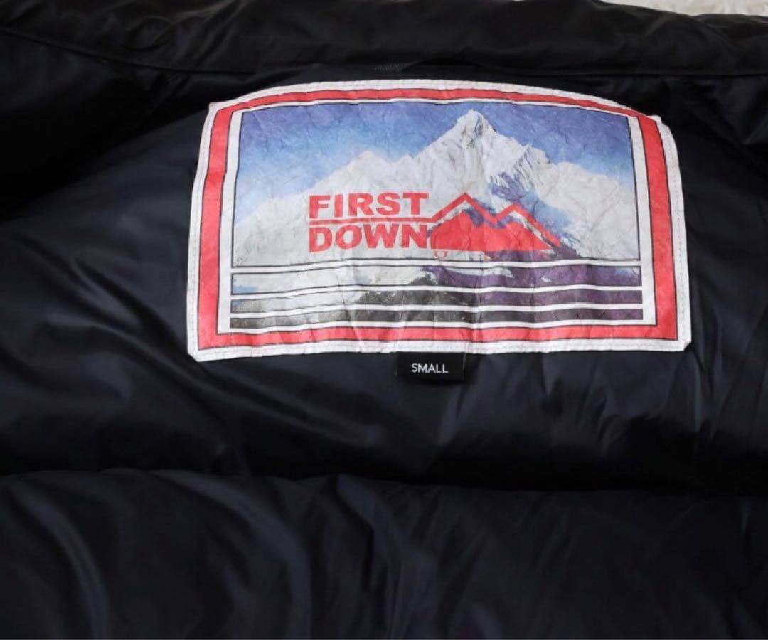 プ*飯様 FIRST DOWN ファーストダウン　ダウンジャケット　ブラック　S