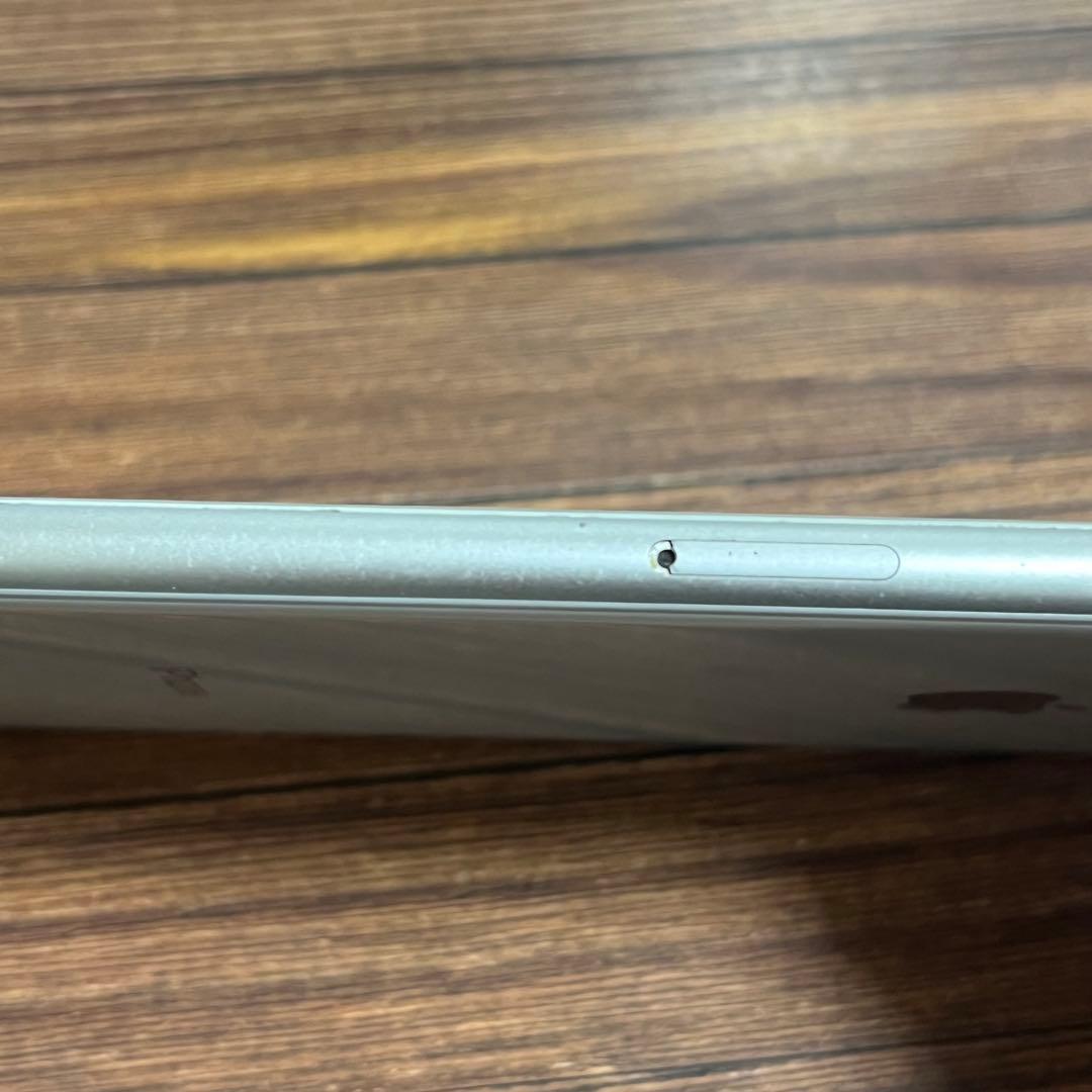 Apple iPhone 8 64GB シルバー　SIMフリー