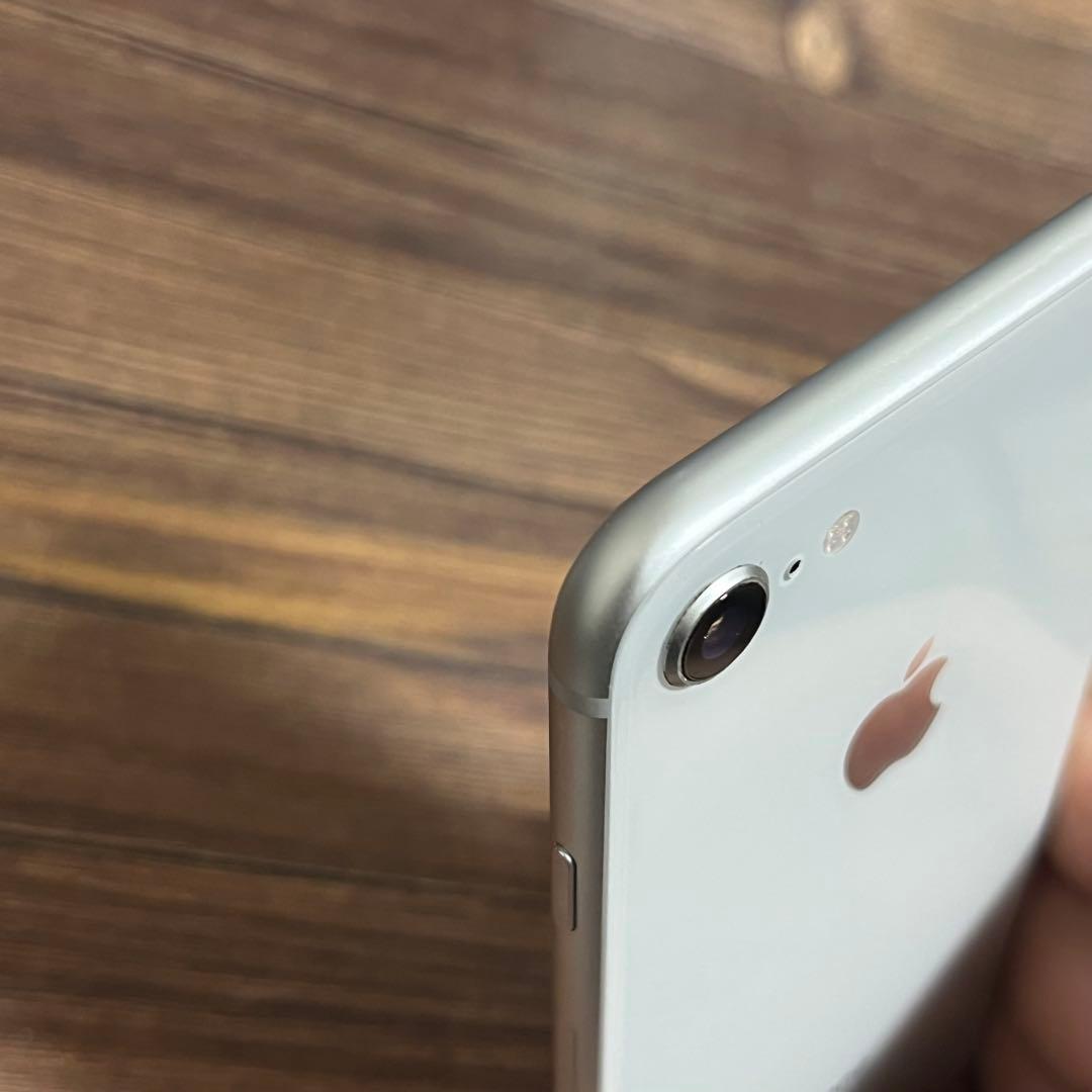 Apple iPhone 8 64GB シルバー　SIMフリー