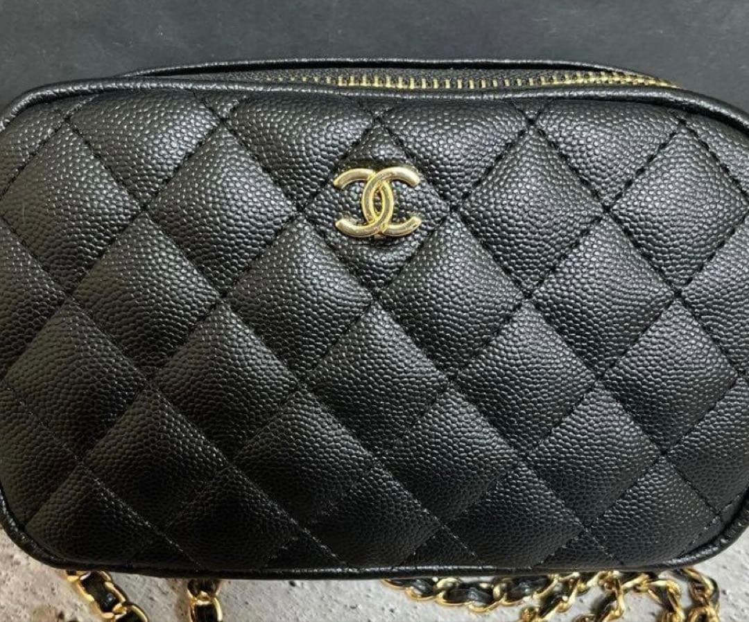 レ*ン様 CHANEL レザーショルダーバッグ　ノベルティ