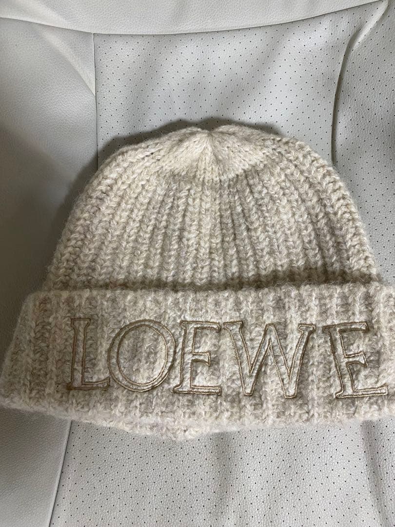 LOEWE アイボリー ニット帽
