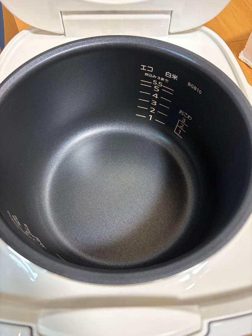 TIGER 炊飯器 JBH-G101-W 25年製　リコールなし
