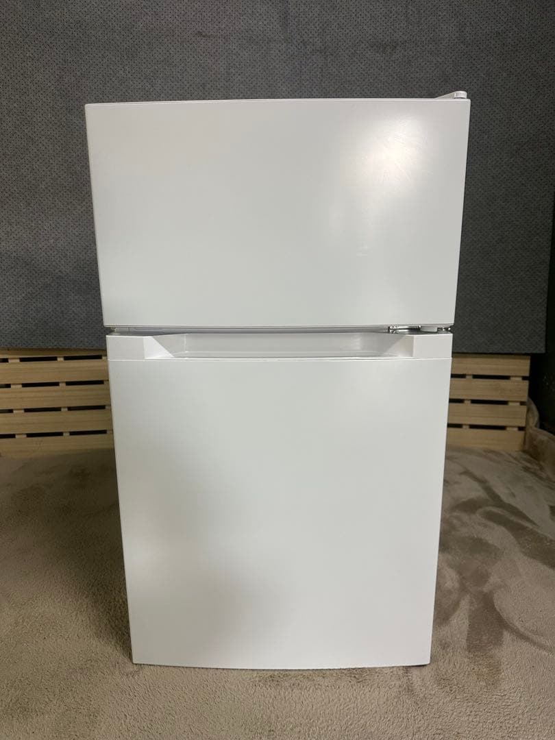 ホワイト冷蔵庫　上冷凍庫タイプ