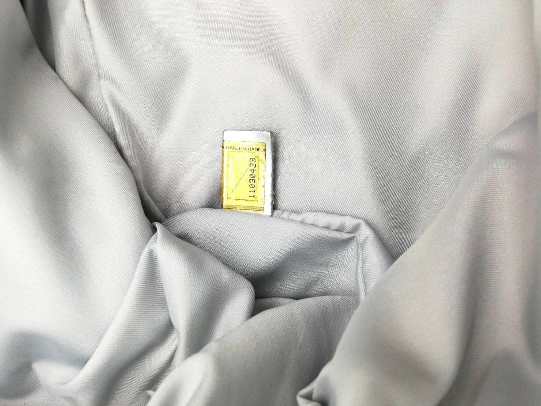 シャネル ニュートラベルライン ホワイト ナイロン ショルダーバッグ