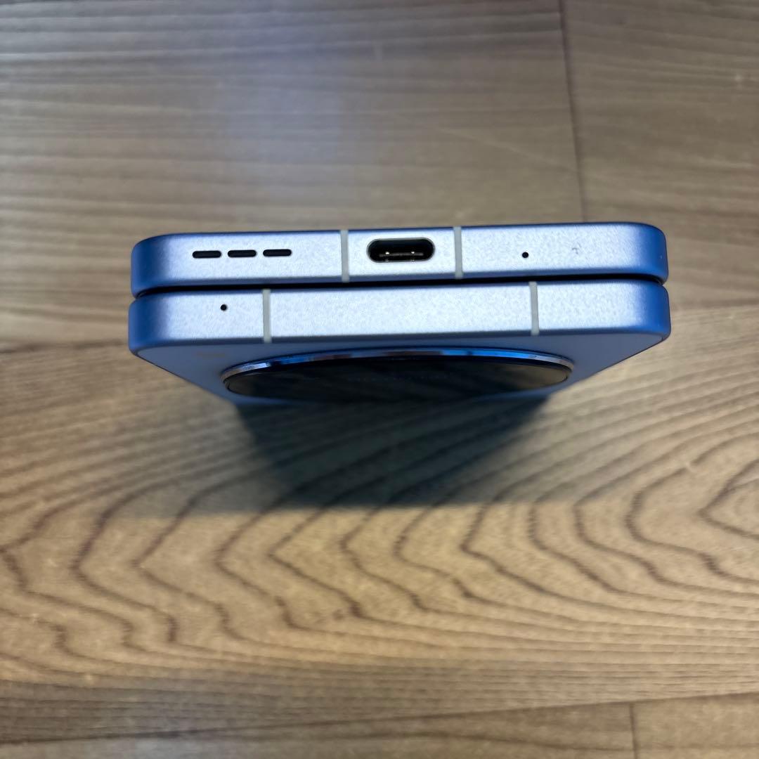 スマートフォン本体 Libero Flip