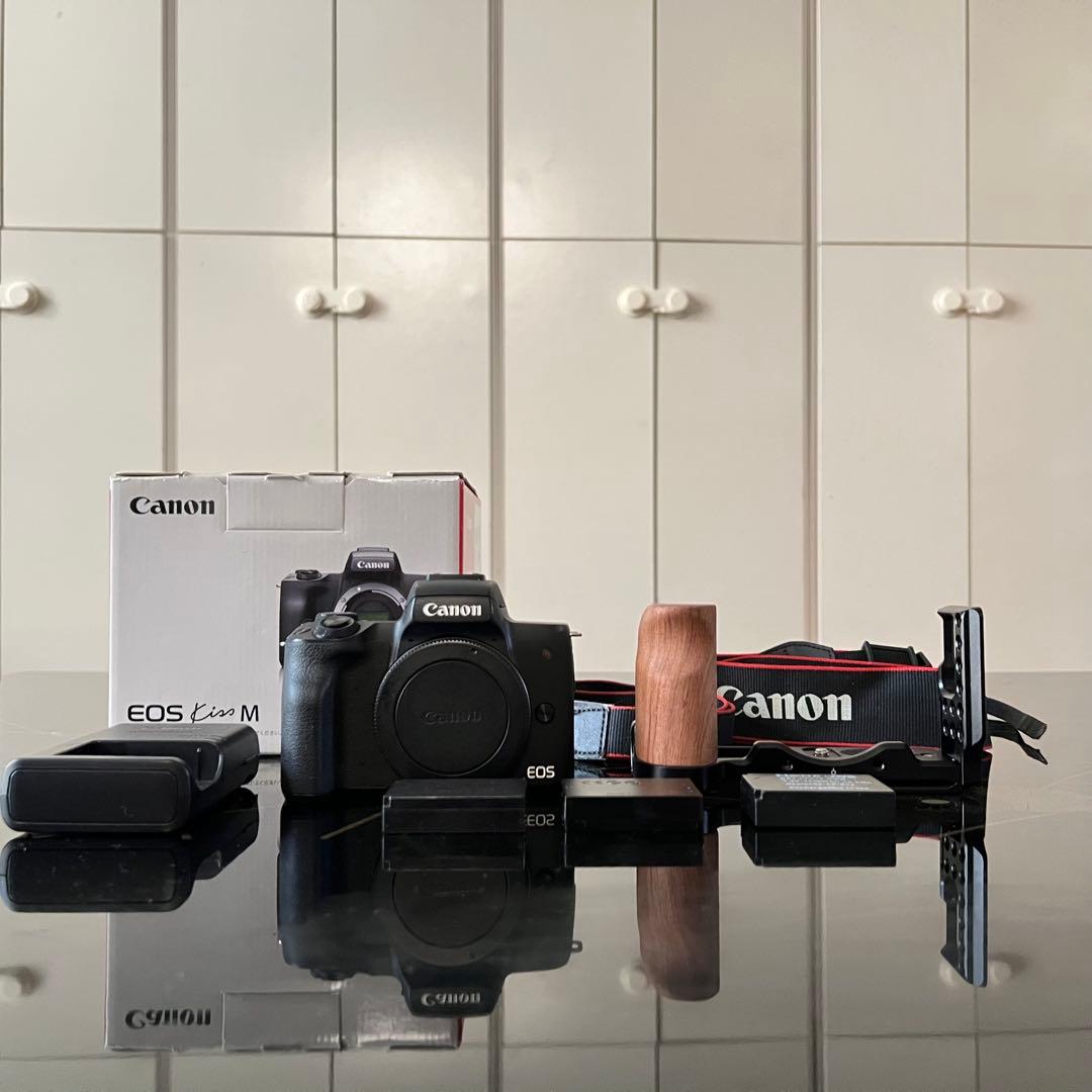 Canon EOS Kiss M 本体 + 付属品 + 非売品リグ