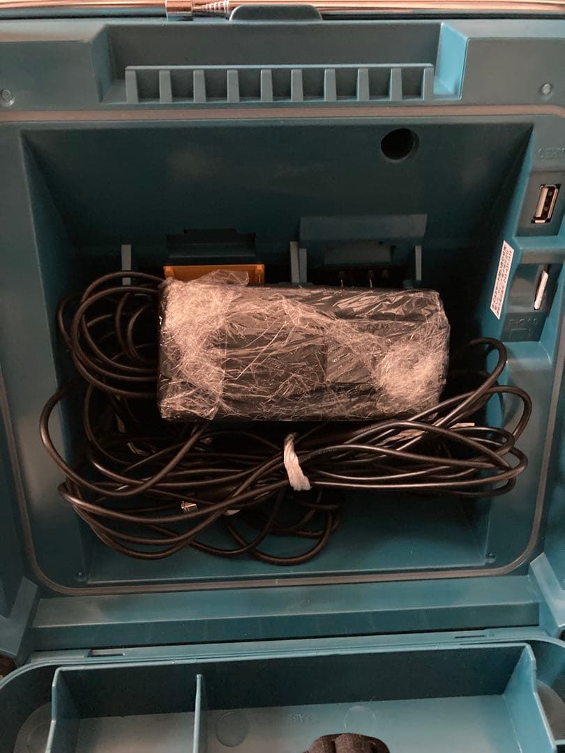 Makita ポータブルテレビ TV100