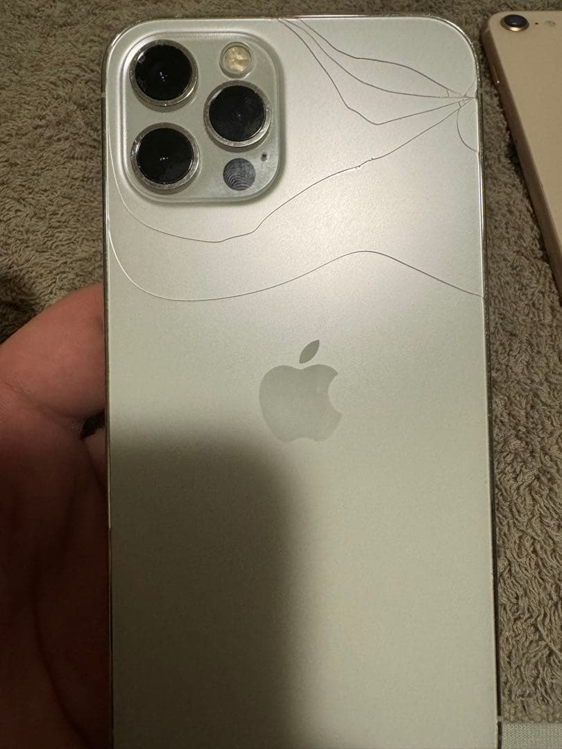 iPhone12 Pro、8、 AirPods