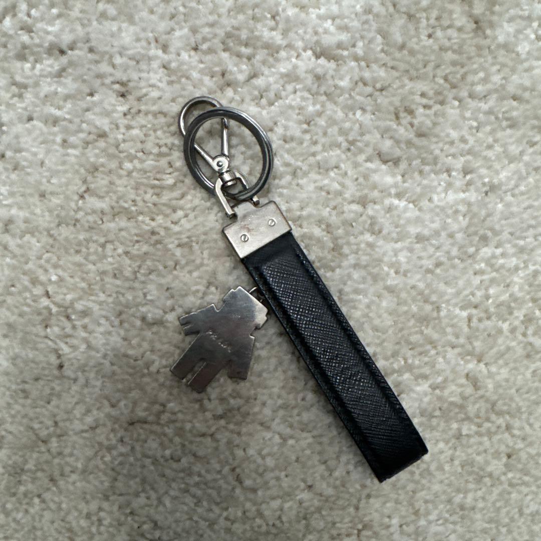 PRADA ロボット型キーホルダー ブラック