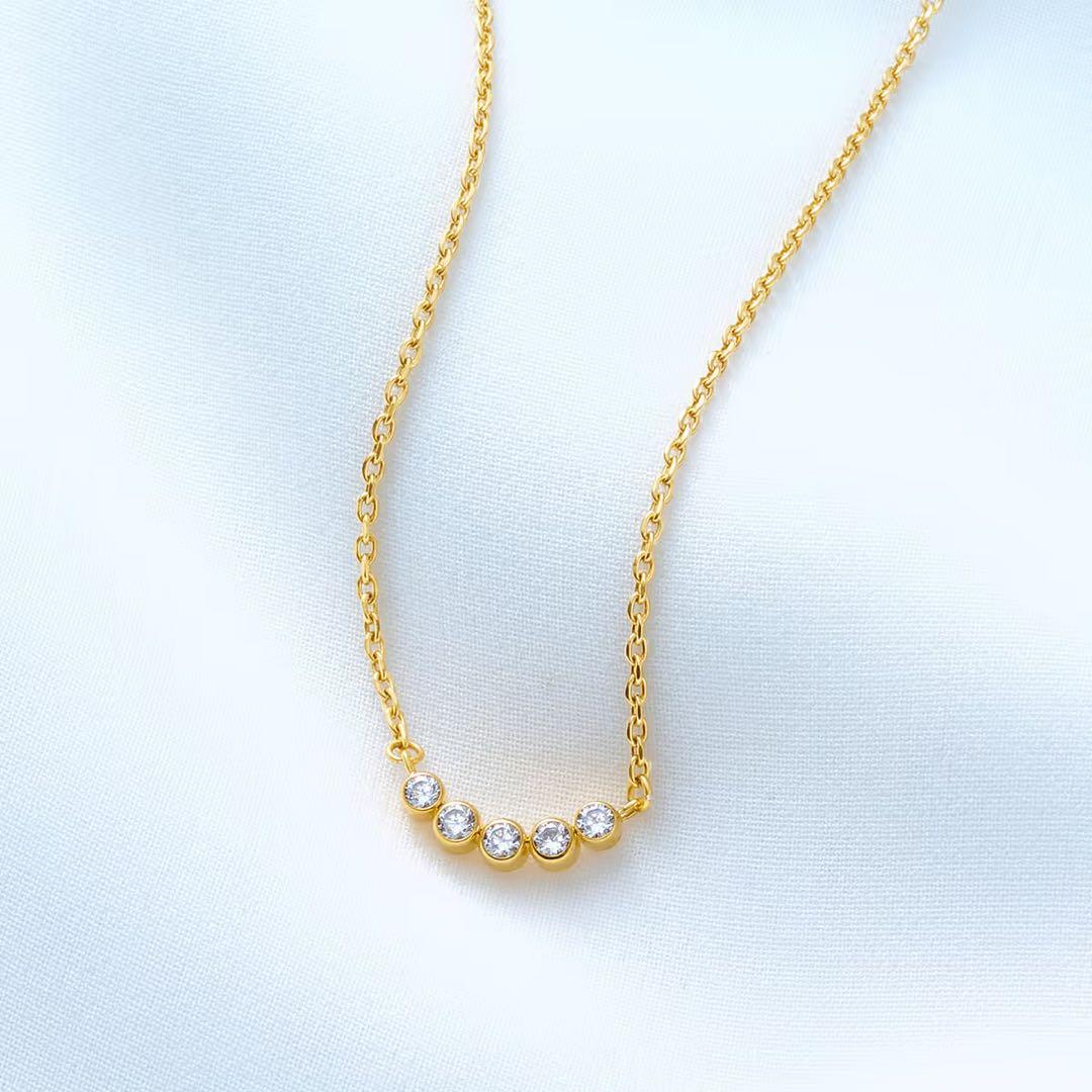 リエリィ カーブネックレス