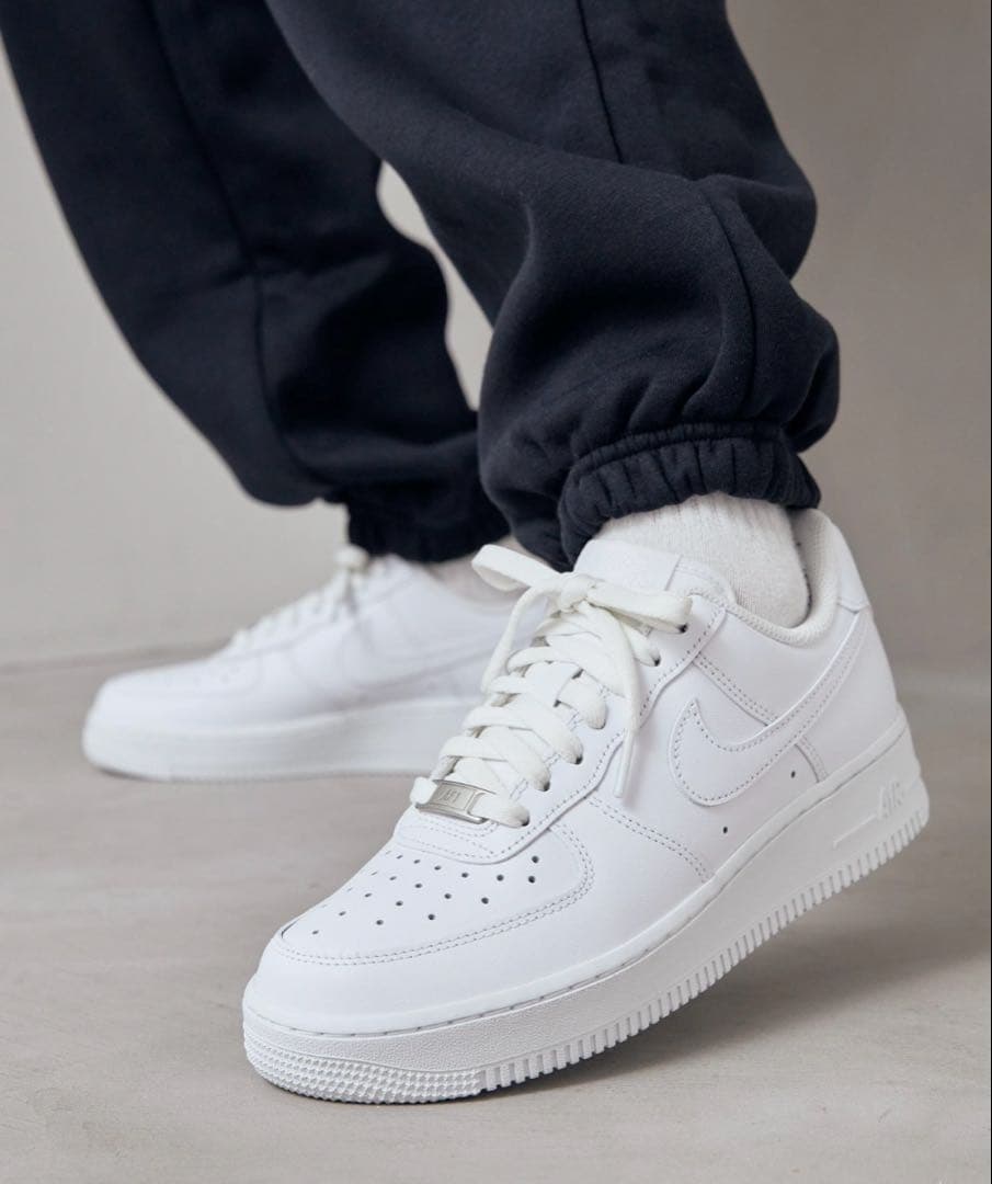 ナイキ エア フォース 1 LE ジュニアシューズ　24㎝