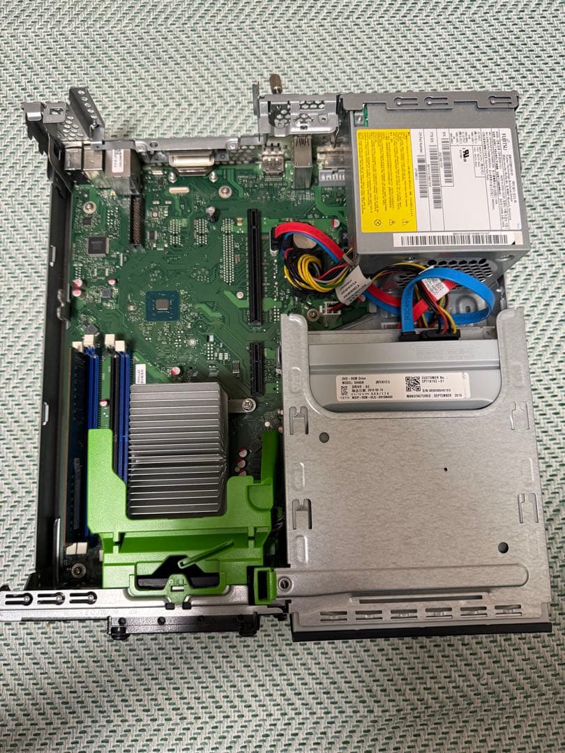 Fujitsu ESPRIMO デスクトップPC i7-9700 16GB