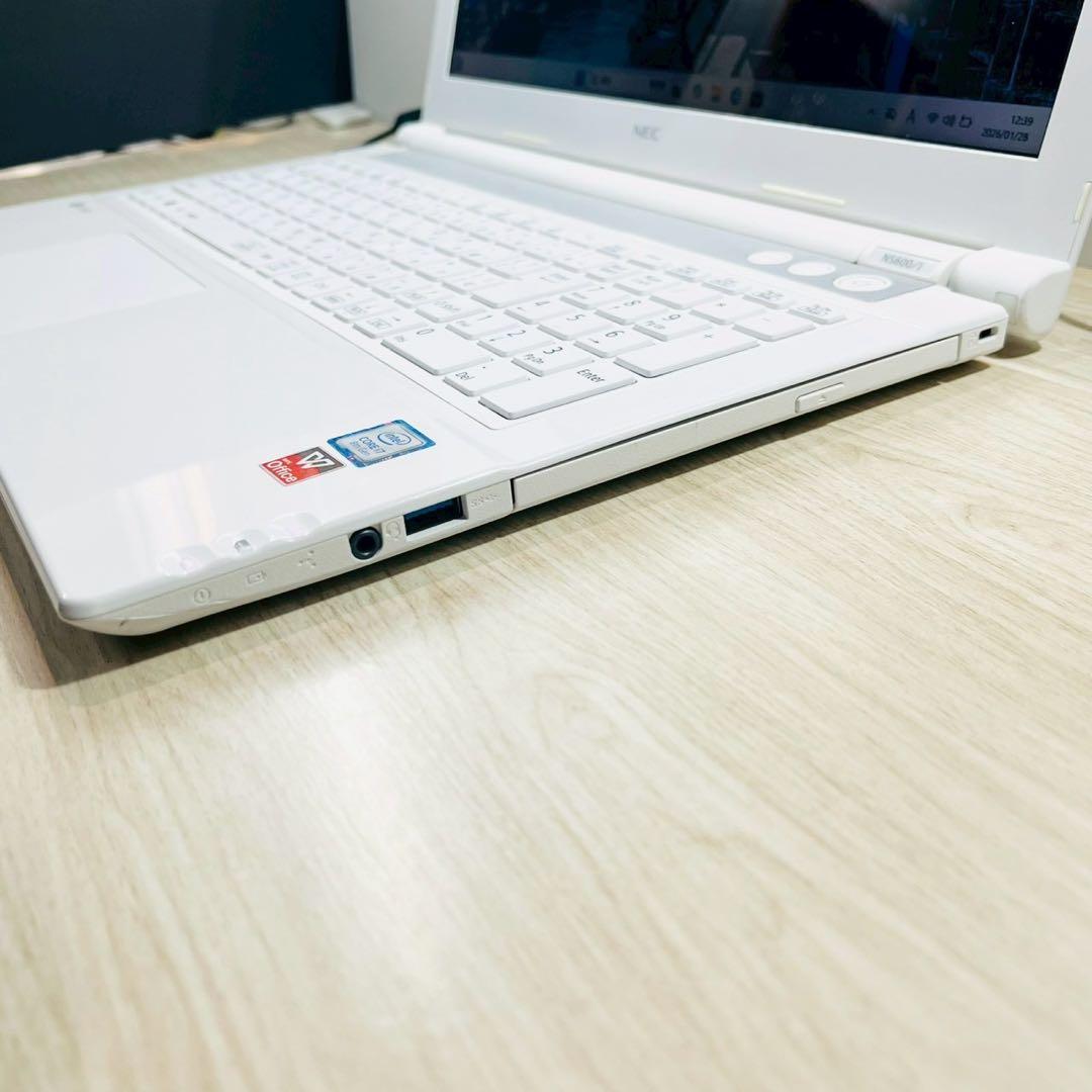 【高性能】8世代i7✨SSD256GB✨カメラ付✨DVD✨ノートパソコン