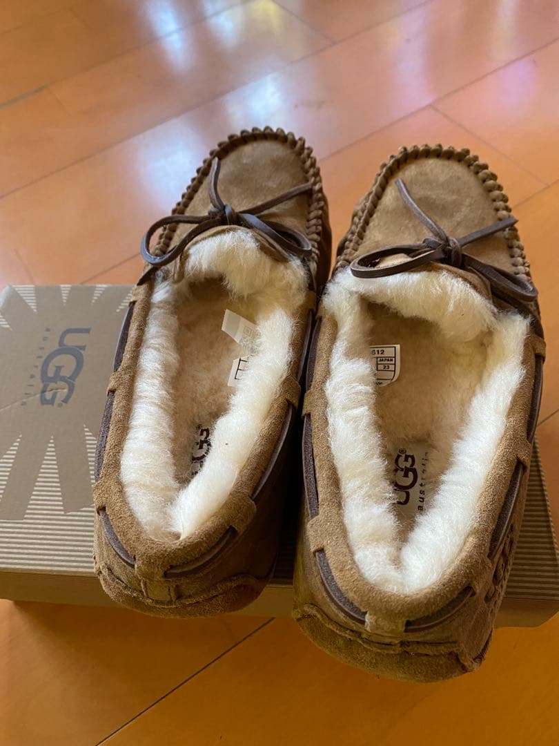 UGG モカシン　ブラウン　23 未使用