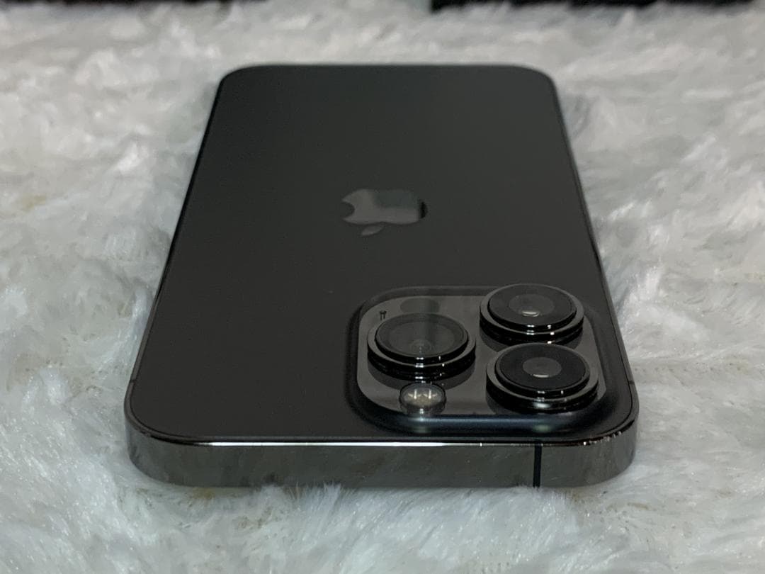 iPhone 13 Pro 256GB、状態良好、ロック解除済み。