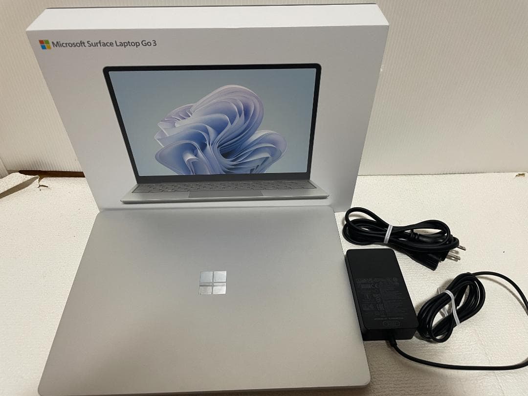 ほぼ未使用　Microsoft Surface Laptop Go 3