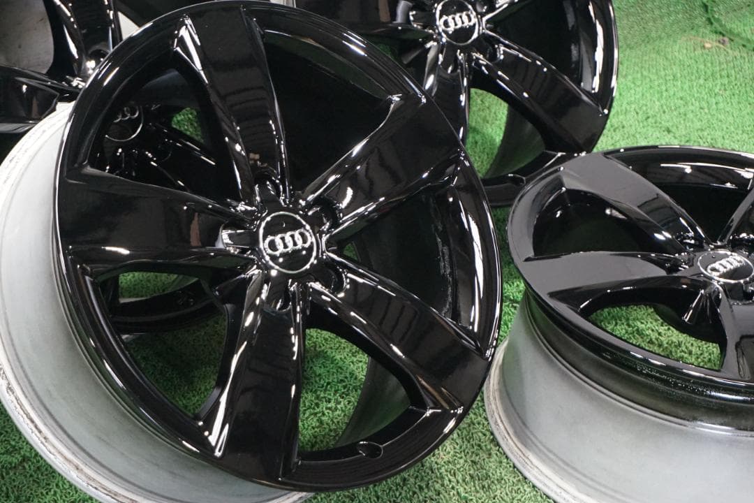 アウディ純正　カスタムブラックエディション A1 A4 A5 A6 Q5