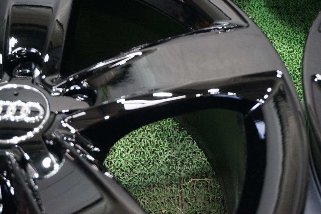 アウディ純正　カスタムブラックエディション A1 A4 A5 A6 Q5