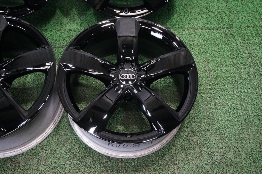 アウディ純正　カスタムブラックエディション A1 A4 A5 A6 Q5