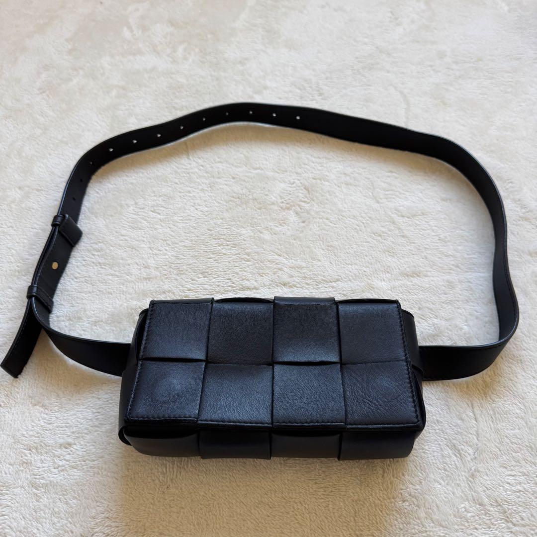 美品☆ ボッテガヴェネタ　カセット　ボディバッグ　ベルトバッグ　イントレチャート