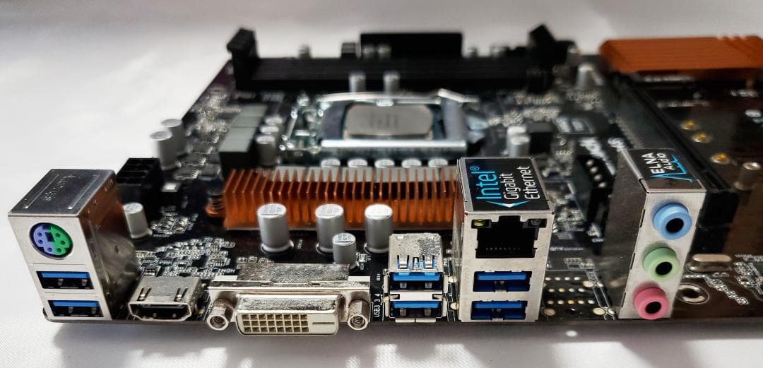 マザーボード ASRock H170 Pro4+CPU i7-7700 +メモリ