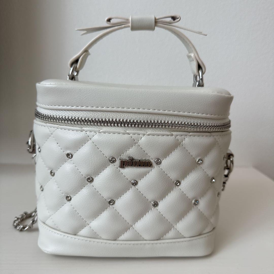【大人気】pium ビジューキルティングバニティバッグ 白　ピウム　アイボリー