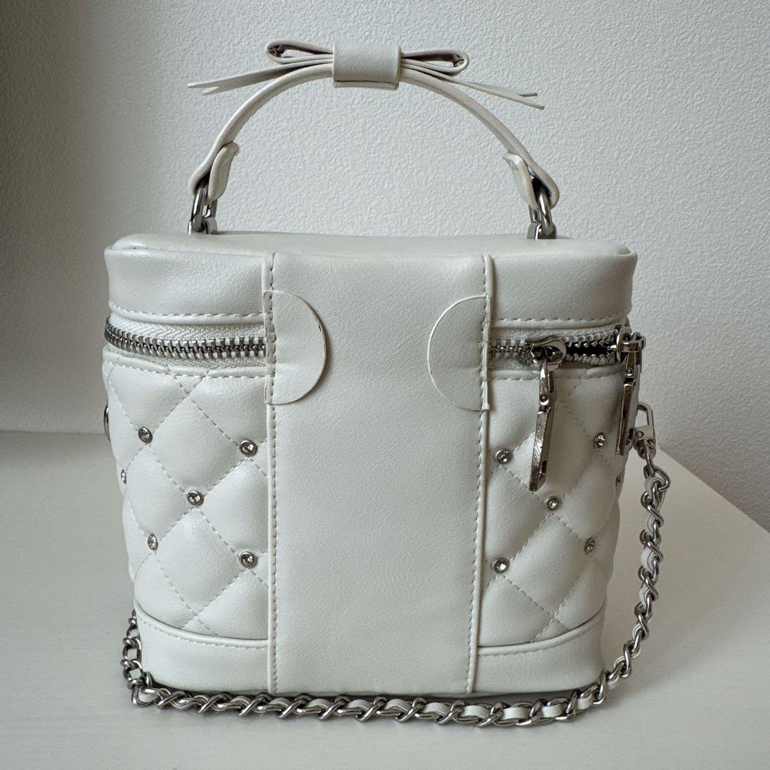 【大人気】pium ビジューキルティングバニティバッグ 白　ピウム　アイボリー