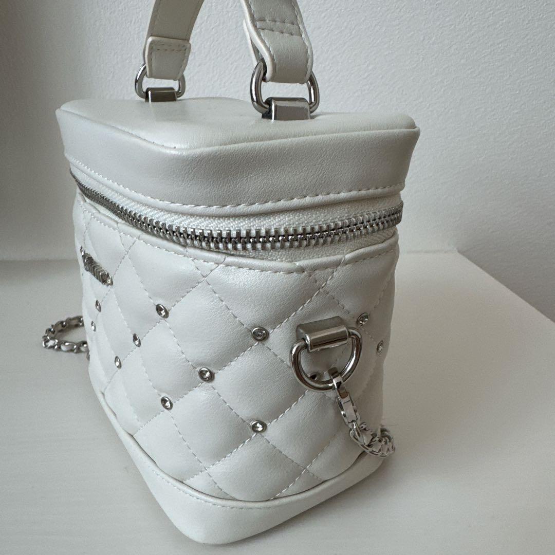 【大人気】pium ビジューキルティングバニティバッグ 白　ピウム　アイボリー