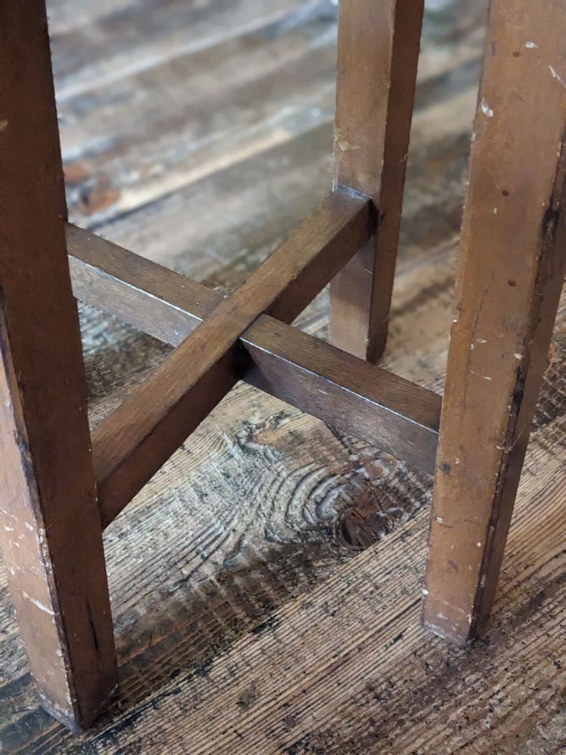 グリーンのファブリックスツール　木製脚付き　布製