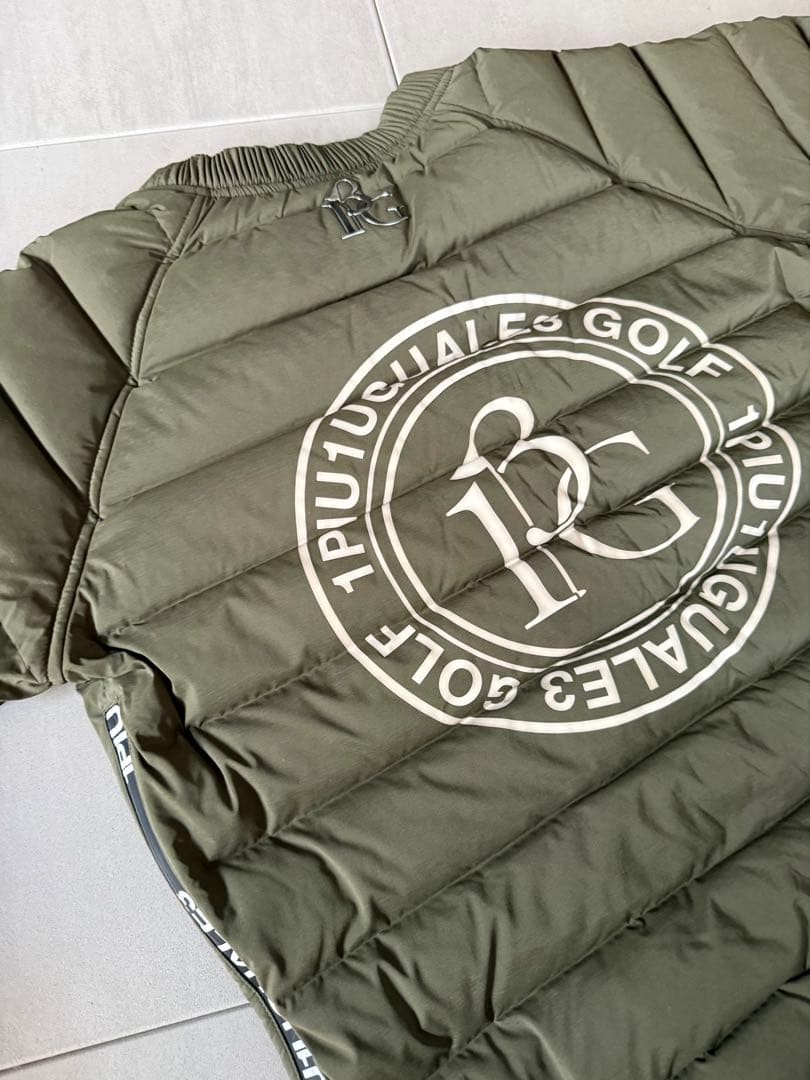 ウノピュウノウグァレトレ　未使用レディース　ダウンセットアップ