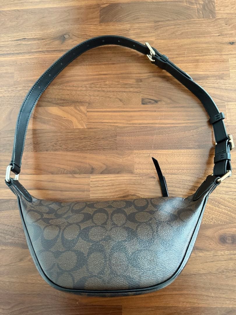 COACH ボディバッグ ブラウンロゴ