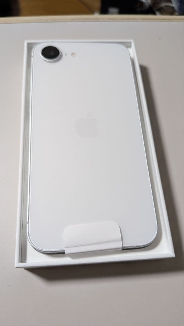 ｉＰｈｏｎｅ１６e新品同様１２８ギガ２４時間以内発送