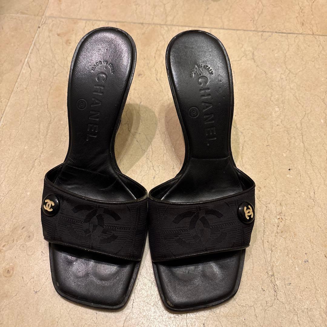 CHANEL ニュートラベルライン ミュール 金ココマーク 黒