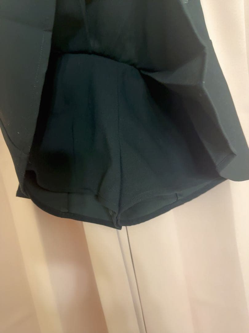 ダーリッチ黒スカート