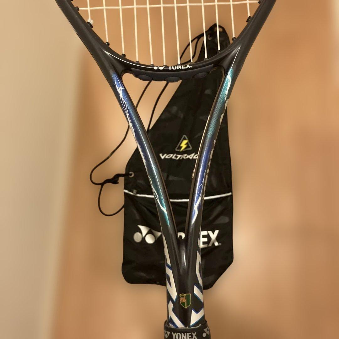 軟式テニス用ボルトレイジラケット、ケース付き