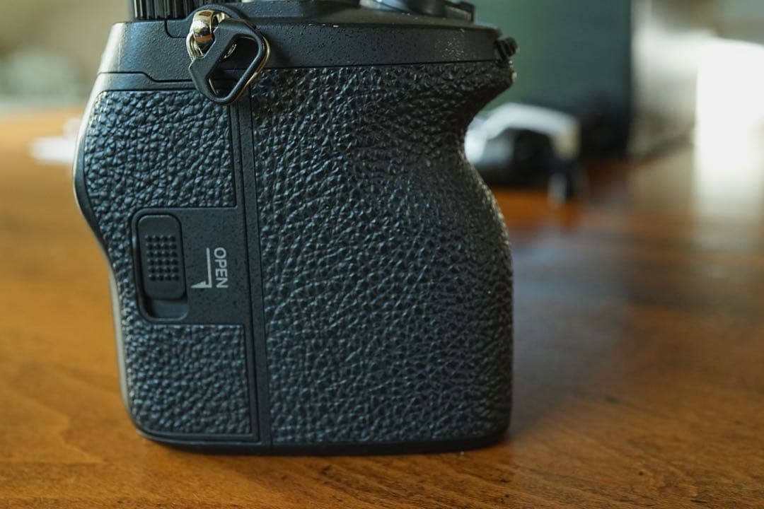 SONY α74 ミラーレスカメラ 本体と付属品