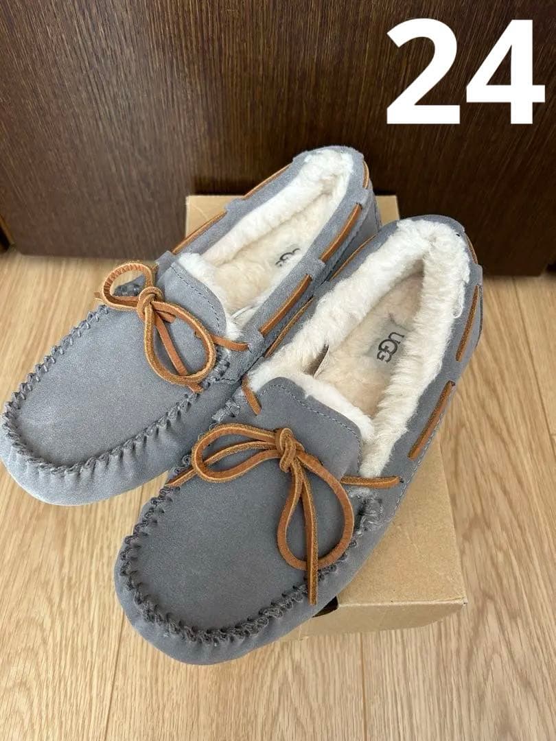 【新品】UGG グレー モカシン　24㎝