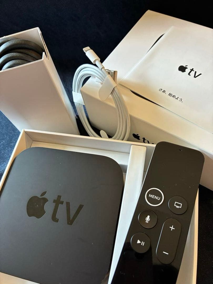 Apple TV 4K 本体とリモコン